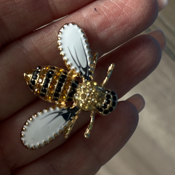 Elegant Gold and Black Bee Brooch, NWOT - Picture 2 of 7